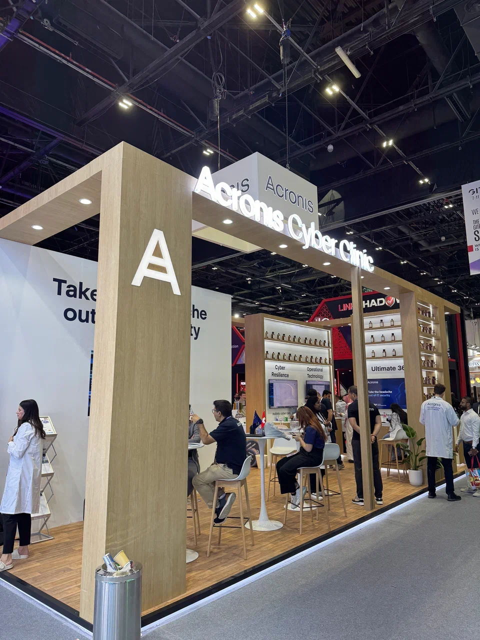 GITEX Global 2025: Dell, Huawei, Cisco, Kaspersky и что еще мы увидели на стендах участников - 26